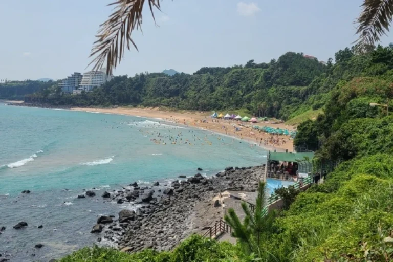 Plage de Jungmun, île Jéju-do