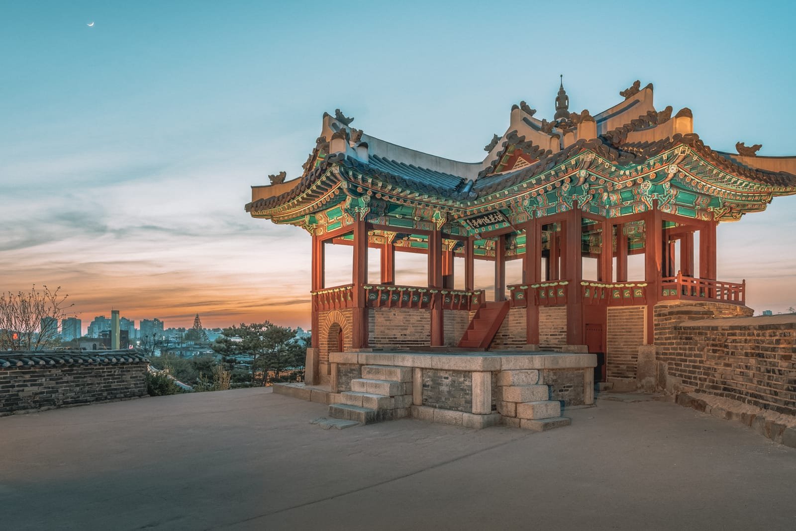 JOUR 14 – SÉOUL – JOURNÉE LIBRE AVEC NOS SUGGESTIONS OU SUWON & VILLAGE FOLKLORIQUE – ENTRE HISTOIRE ET TRADITIONS CORÉENNES