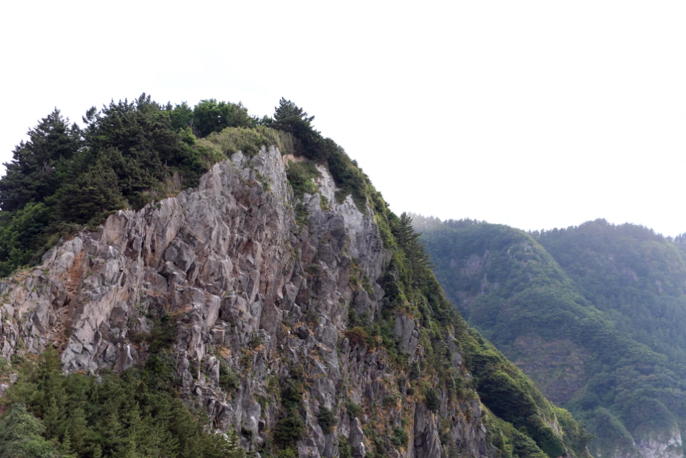 ulleungdo-falaises-volcaniques-mont-Seonginbong