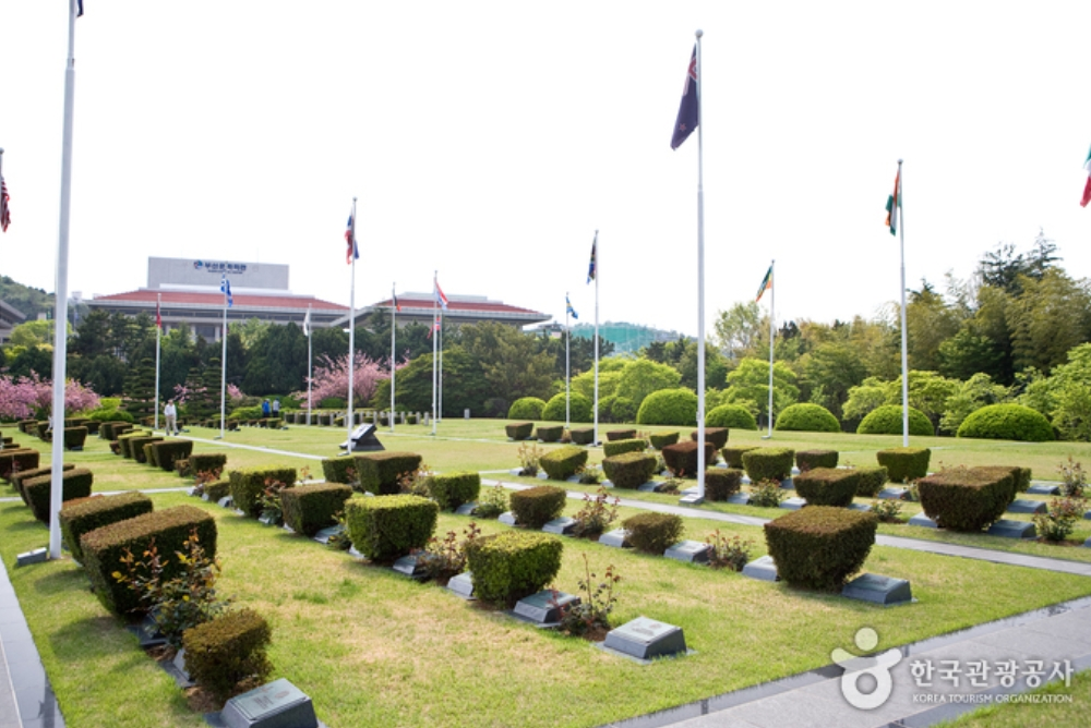 Cimetière-du-mémorial-des-Nations-Unies-en-Corée